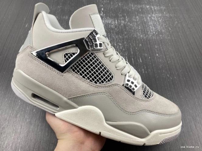 Chep Onekick Jordan Frozen AQ9129-001 Moments 4 Air 0626